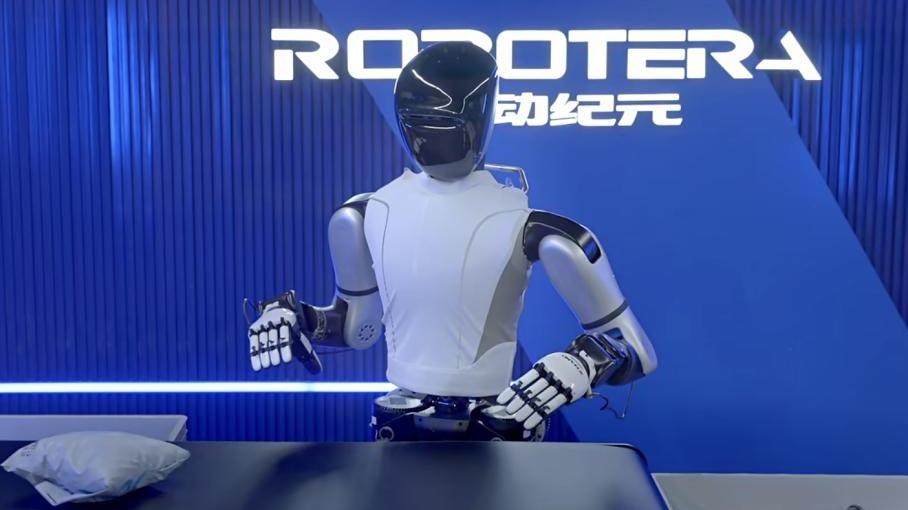 RobotEra L7 Pro+ | Full-Size Humanoid Robot with Dexterous XHAND1 Hands